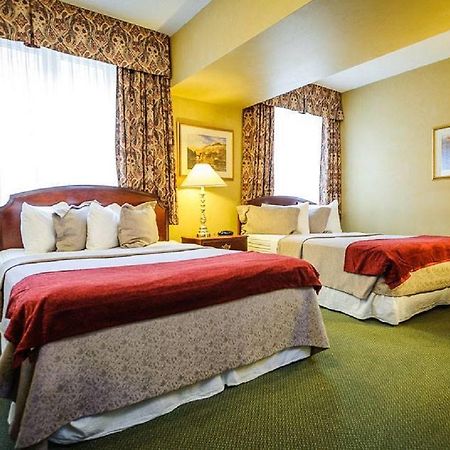 Peterborough Inn & Suites Hotel Esterno foto
