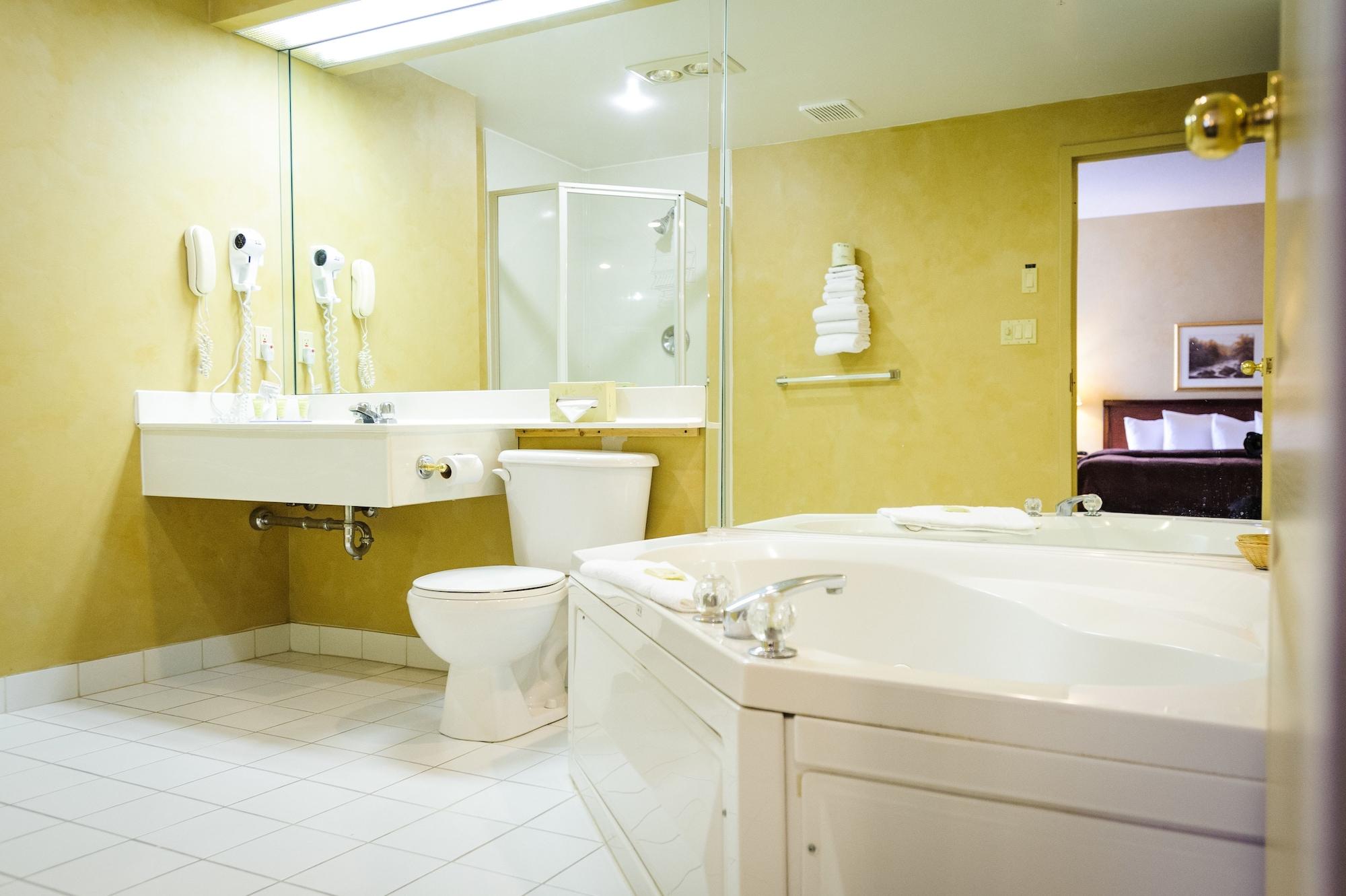 Peterborough Inn & Suites Hotel Esterno foto