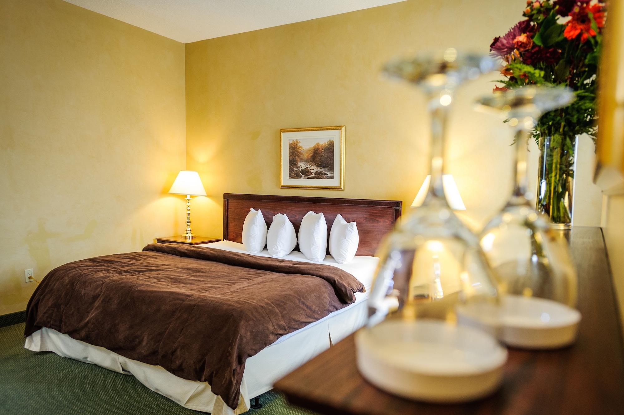 Peterborough Inn & Suites Hotel Esterno foto