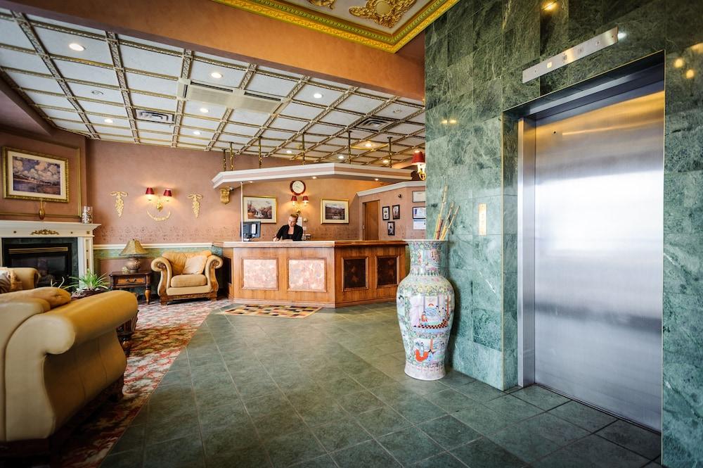 Peterborough Inn & Suites Hotel Esterno foto